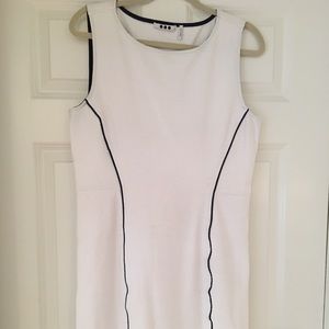 Woman’s white sheath cotton stretch fabric dress